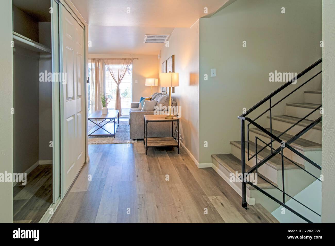Lifestyle home interior hi-res stock photography and images - Alamy