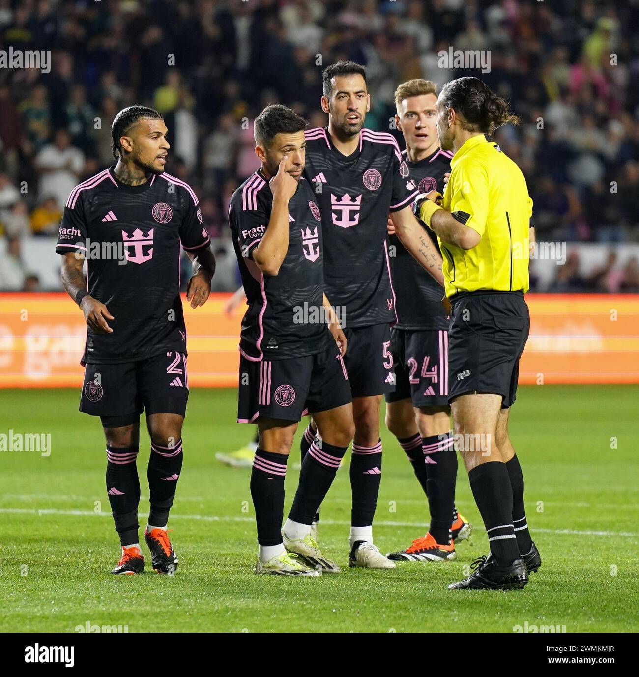 Carson, California, USA. 25th Feb, 2024. Inter Miami defender DEANDRE YEDLIN (2), Inter Miami defender JORDI ALBA (18), Inter Miami midfielder SERGIO BUSQUETS (5), and Inter Miami midfielder JULIAN GRESSEL (24) argue a call with the referee during the first half at their match against Los Angeles Galaxy at Dignity Health Sports Park. (Credit Image: © Jose Moreno/ZUMA Press Wire) EDITORIAL USAGE ONLY! Not for Commercial USAGE! Stock Photo