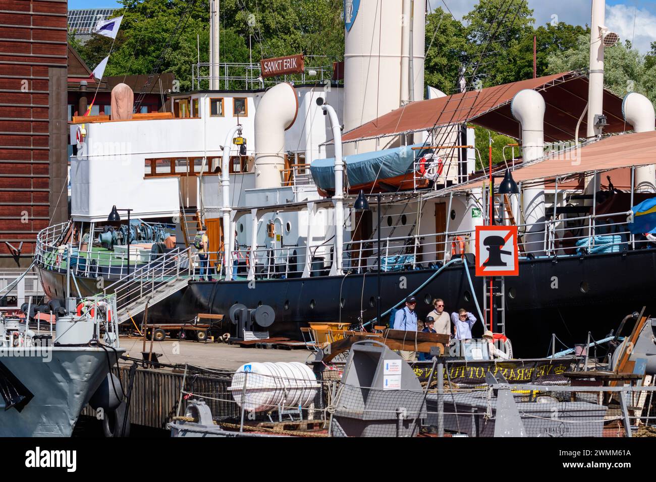  Foto zu stockholm, sweden, 02 aug 2023, historic ship in the harbour 