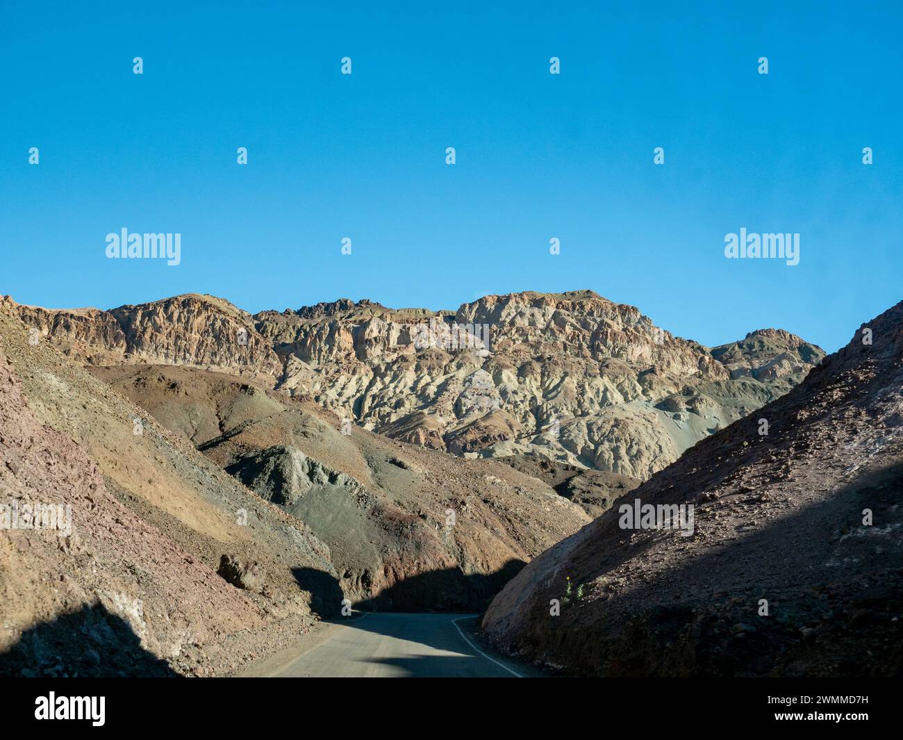 Artists road death valley hi-res stock photography and images - Alamy