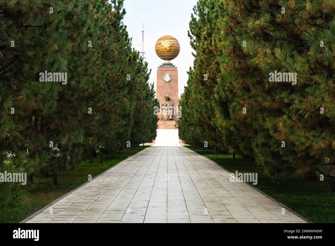 Tashkent, Uzbekistan Mother Uzbekistan symbolic monument Stock Photo