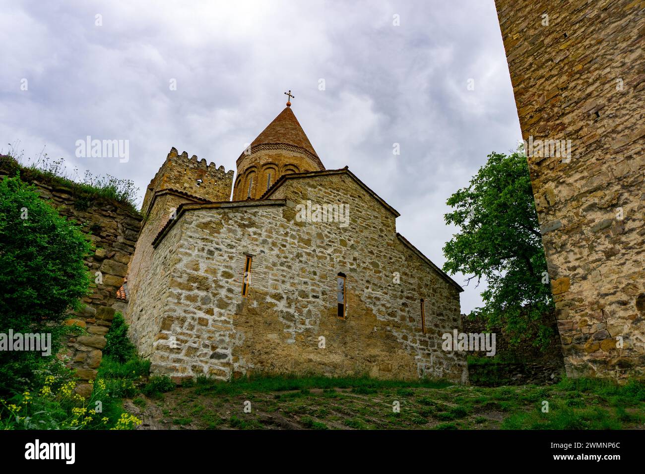 Ananuri Fortress and church along the Schinvali Reservoir, Georgia Stock Photo