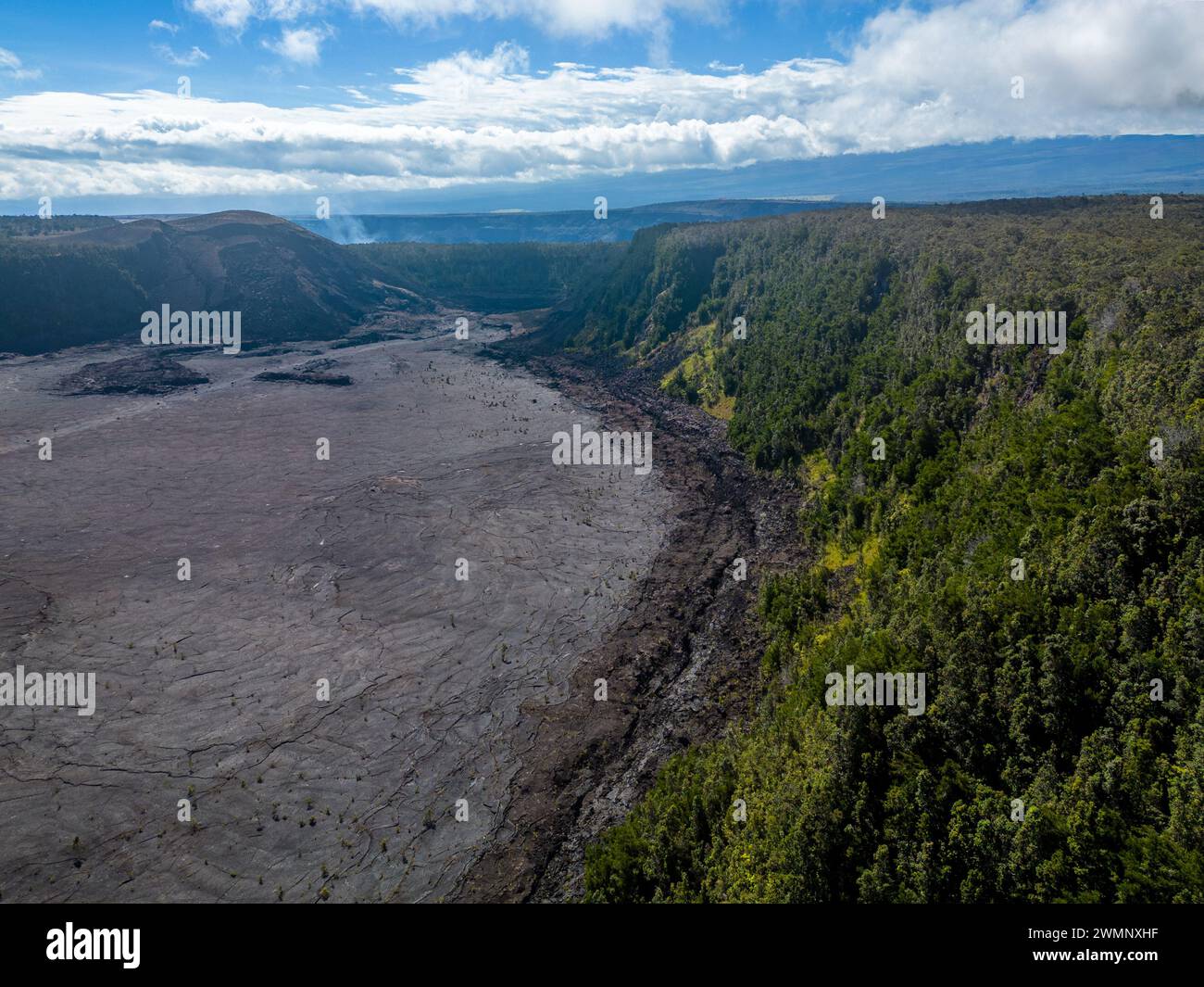 Volcanic island hawaii aerial hi-res stock photography and images - Alamy