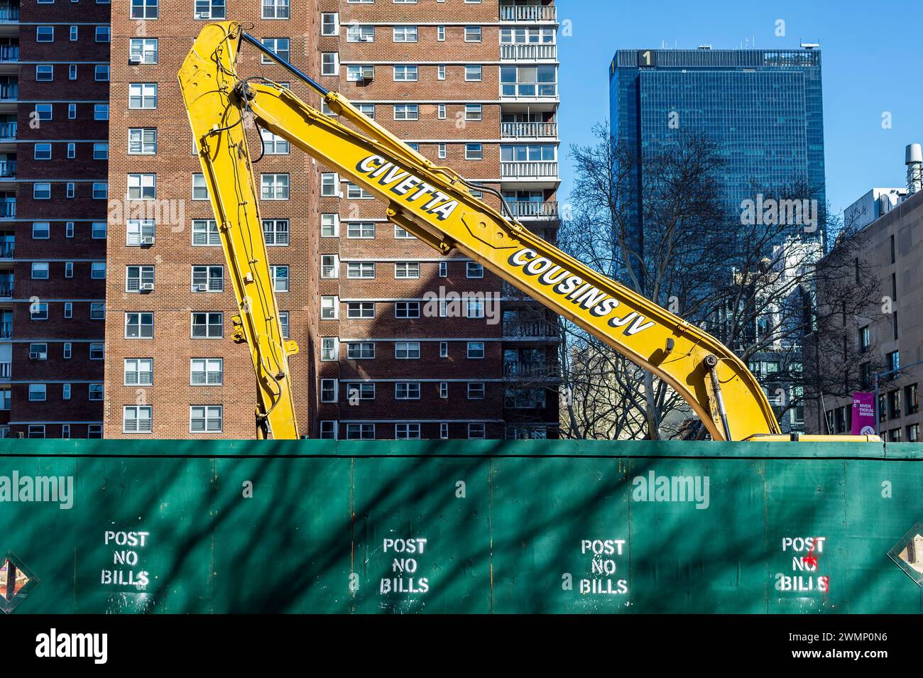 Construction site of an apartment building in Chelsea in New York on Sunday, February 25, 2024  (© Richard B. Levine) Stock Photo