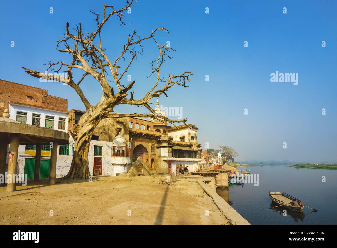 Scenery of the riverbank of Yamuna river at Mathura, Uttar Pradesh, India Stock Photo