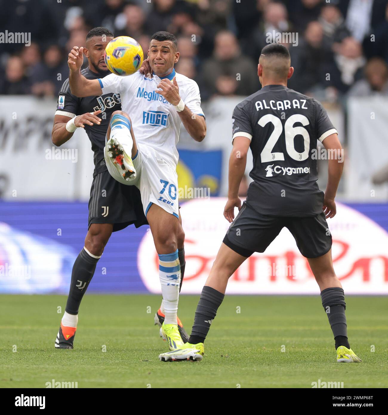 Turin, Italy. 25th Feb, 2024. Carlos Alcaraz of Juventus looks on as team mate Gleison Bremer challenges Walid Cheddira of Frosinone Calcio during the Serie A match at Allianz Stadium, Turin. Picture credit should read: Jonathan Moscrop/Sportimage Credit: Sportimage Ltd/Alamy Live News Stock Photo