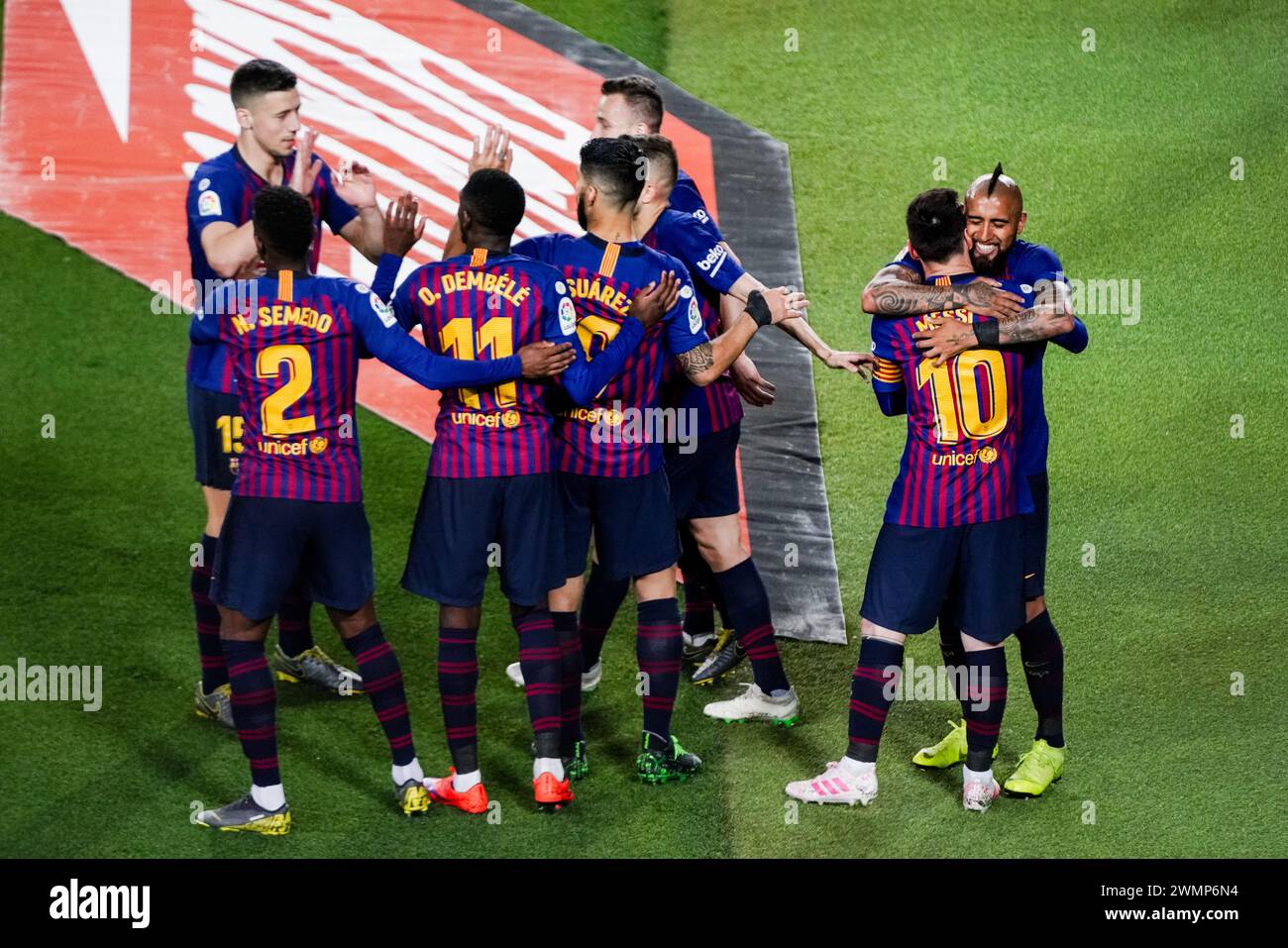 LIONEL MESSI, VIDAL, GOAL CELEBRATION, BARCELONA FC, 2019: Lionel Messi scores the winning goal in the 62nd minute and is hugged by Arturo Vidal as his teammates celebrate. The final game of the La Liga 2018-19 season in Spain between Barcelona FC and Levante at Camp Nou, Barcelona on 27 April 2019. Barca won the game 1-0 with a second half Messi goal to clinch back-to-back La Liga titles and their eighth in 11 years. Stock Photo