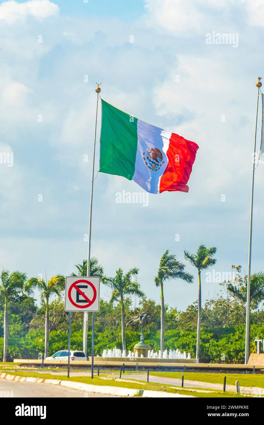 Huge Mexican Green White Red Flag At The PGA Riviera Maya Tulum Country Club Golf Course In Akumal Quintana Roo Mexico. Stock Photo