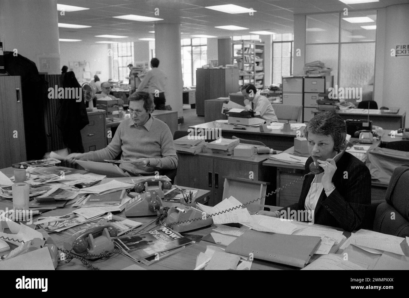 London, England 28th of April 1981. Now! magazine closes down. June Stanier picture editor and Geoff Ellis on the picture desk.  Sir James Goldsmith closed down his weekly news magazine Now! due to unprofitable trading on Monday 27th April 1981. HOMER SYKES Stock Photo