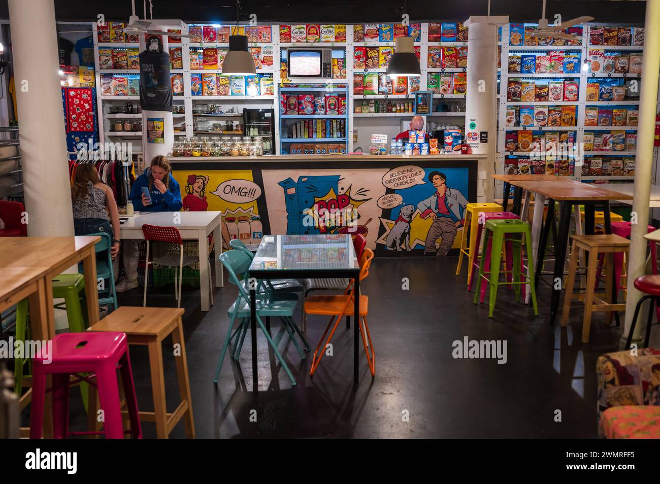 Pop cereal cafe hi-res stock photography and images - Alamy