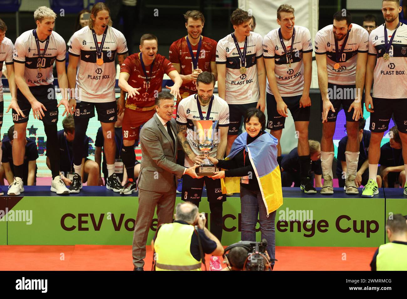 Monza, Italy, Thursday 25th February, 2024.  Projekt Warszawa celebrate the winner during the CEV Volleyball Cup 2024 between MINT Vero Volley Monza and Projekt Warszawa, Opiquad Arena, Monza. Credit: Mattia Martegani/Alamy Live News Stock Photo