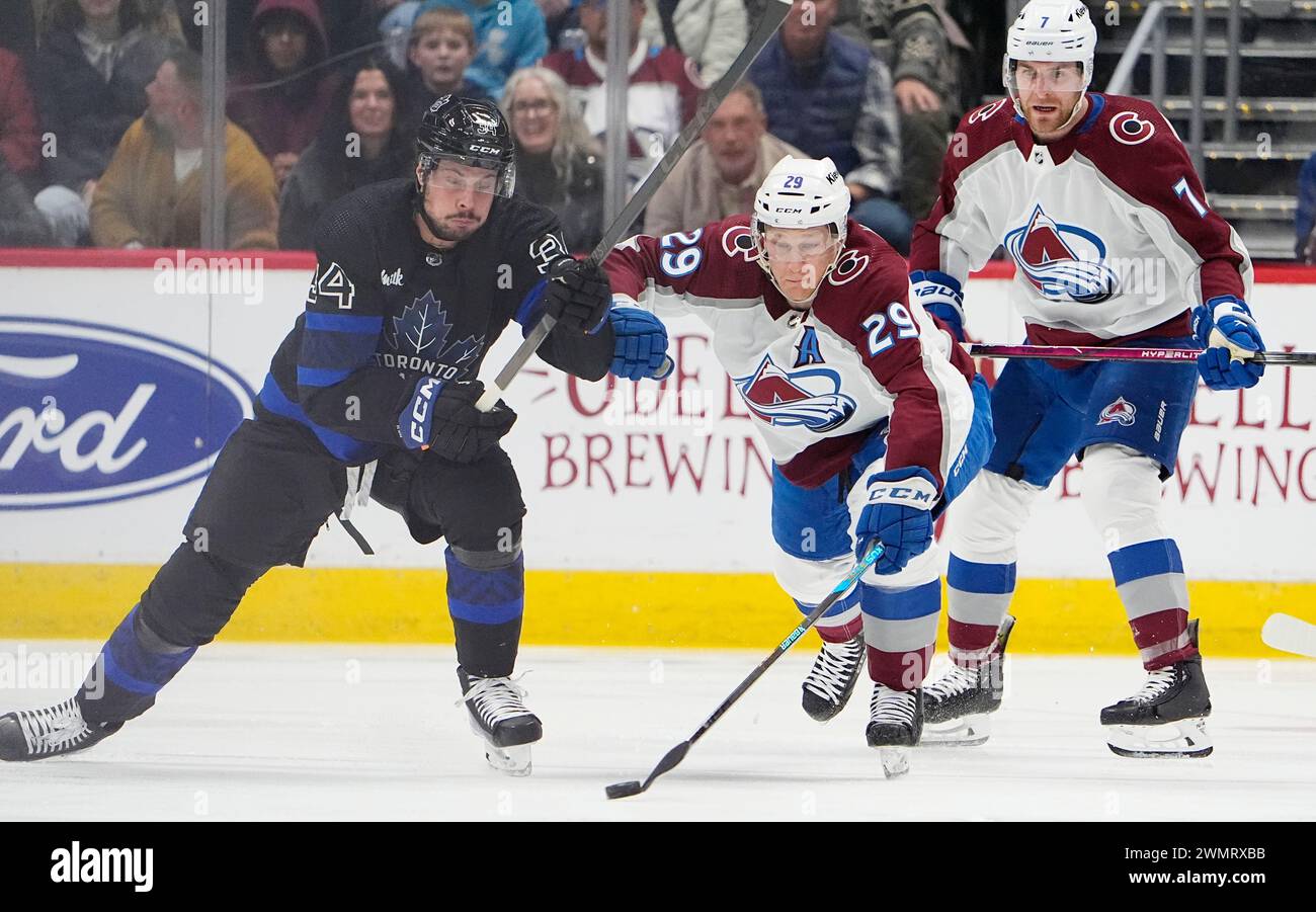 Toronto Maple Leafs center Auston Matthews (34) and Colorado Avalanche