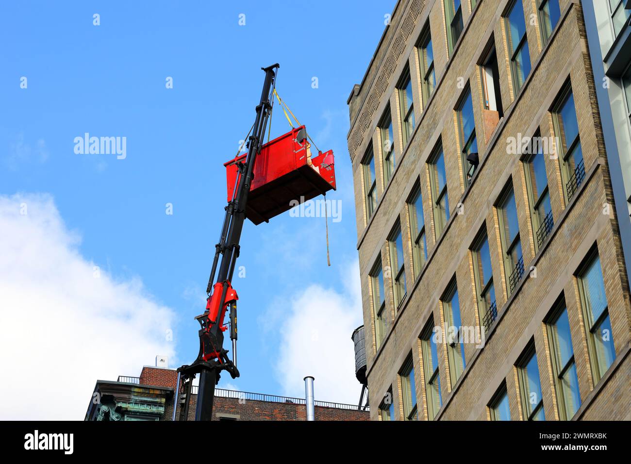Crane lift hi-res stock photography and images - Alamy