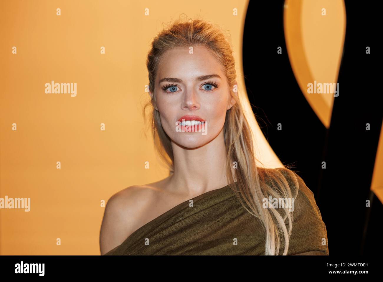 Samara Weaving attends the Yves Saint Laurent Fall/Winter 20242025