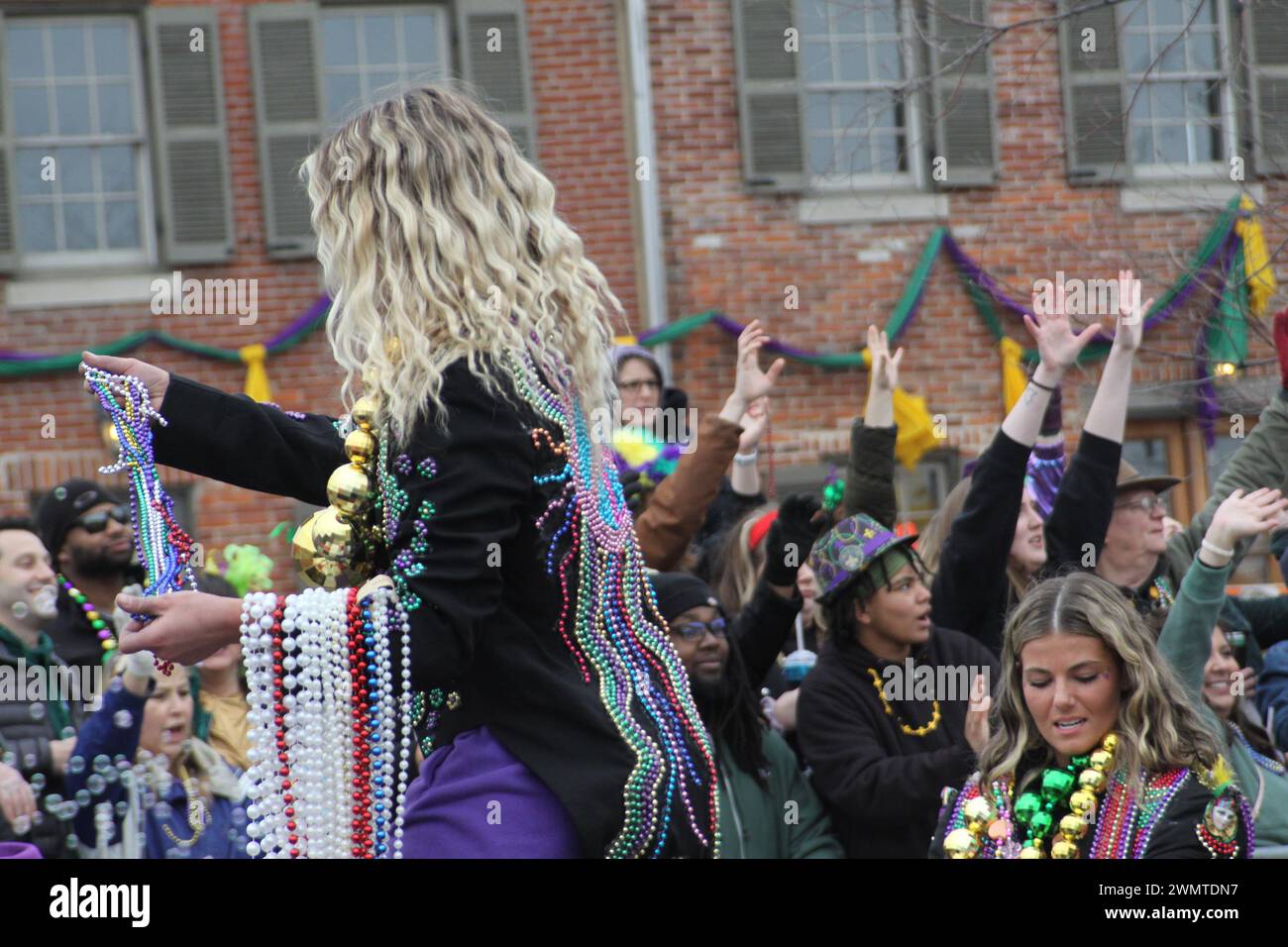 mardi-gras-st-louis-bud-light-parade-2024-in-soulard-st-louis