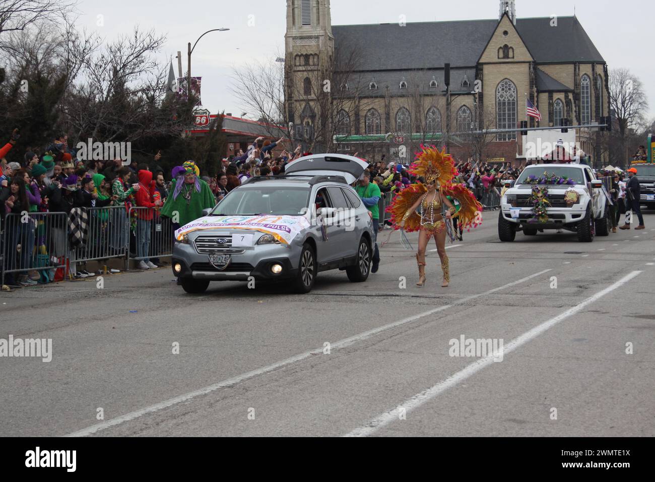 mardi gras st louis bud light tent