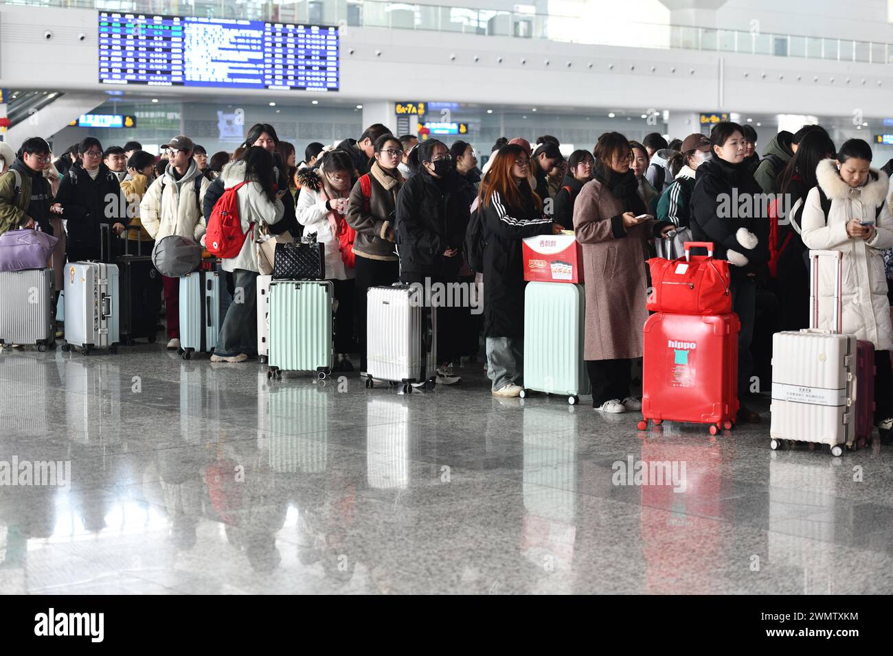 Fuyang West railway station returning passengers after the