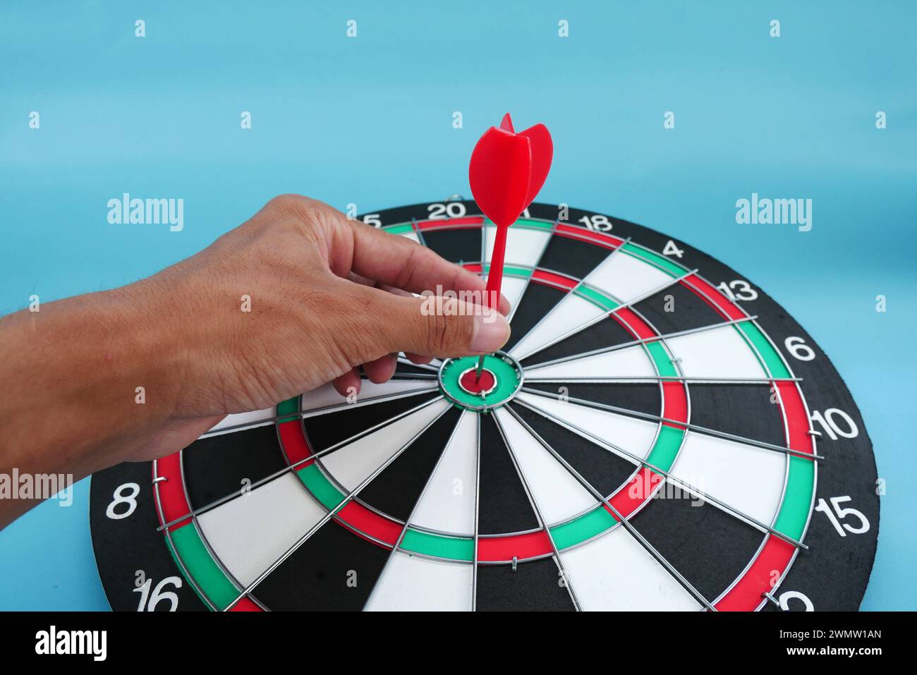 Hand Target Game Goal setting target board arrow hi-res stock photography and images - Alamy