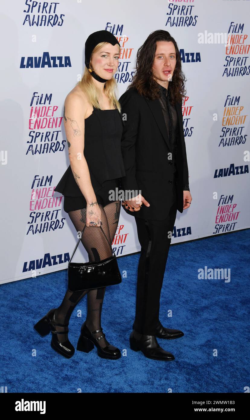 SANTA MONICA, CALIFORNIA - FEBRUARY 25: (L-R) Katelin Arizmendi and ...