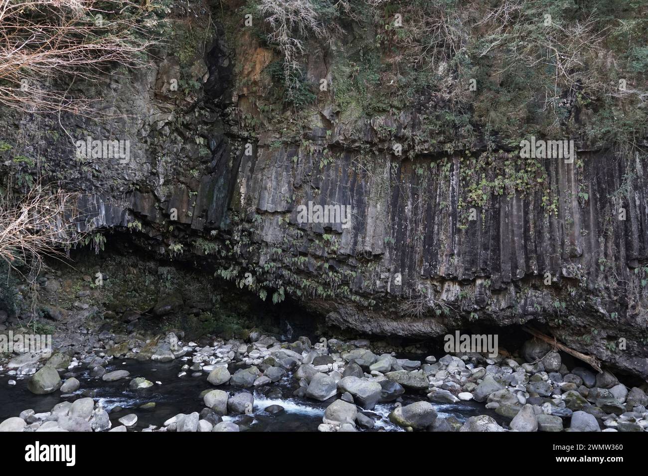 A picture shows columnar joints, where lava cools and hardens into