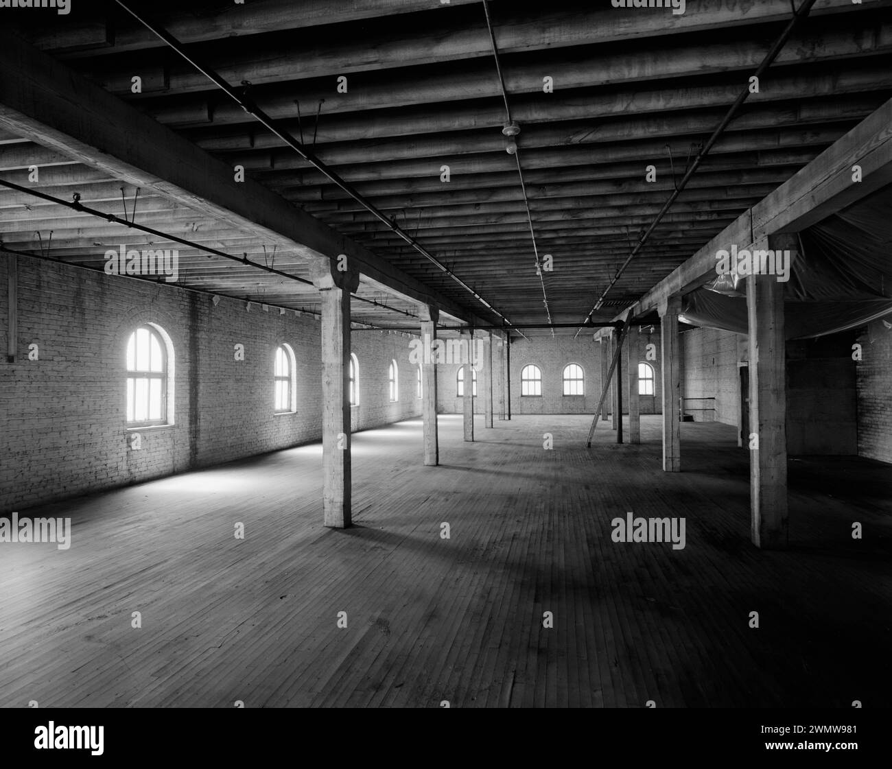 7th floor Warehouse space. View to West Commercial & industrial