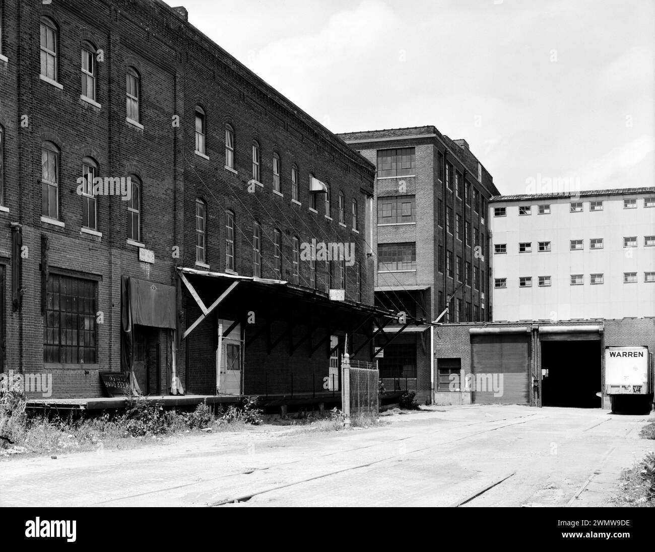 Overall view of 900 block of Washington Street, with Carr, Ryder and