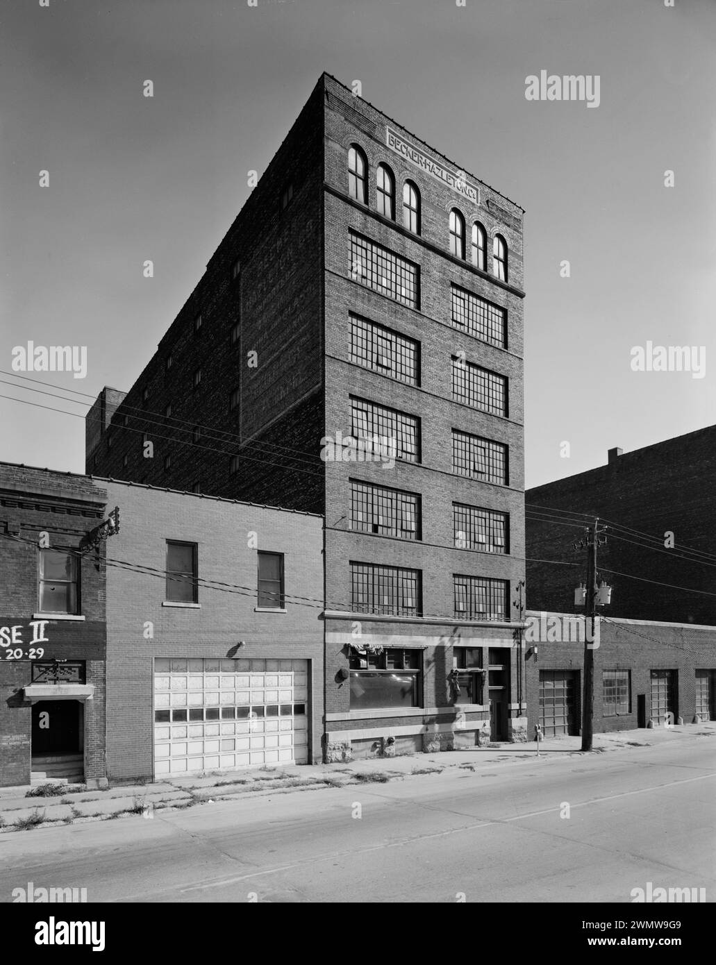 West Front And North Side. View To Southeast - Commercial & Industrial