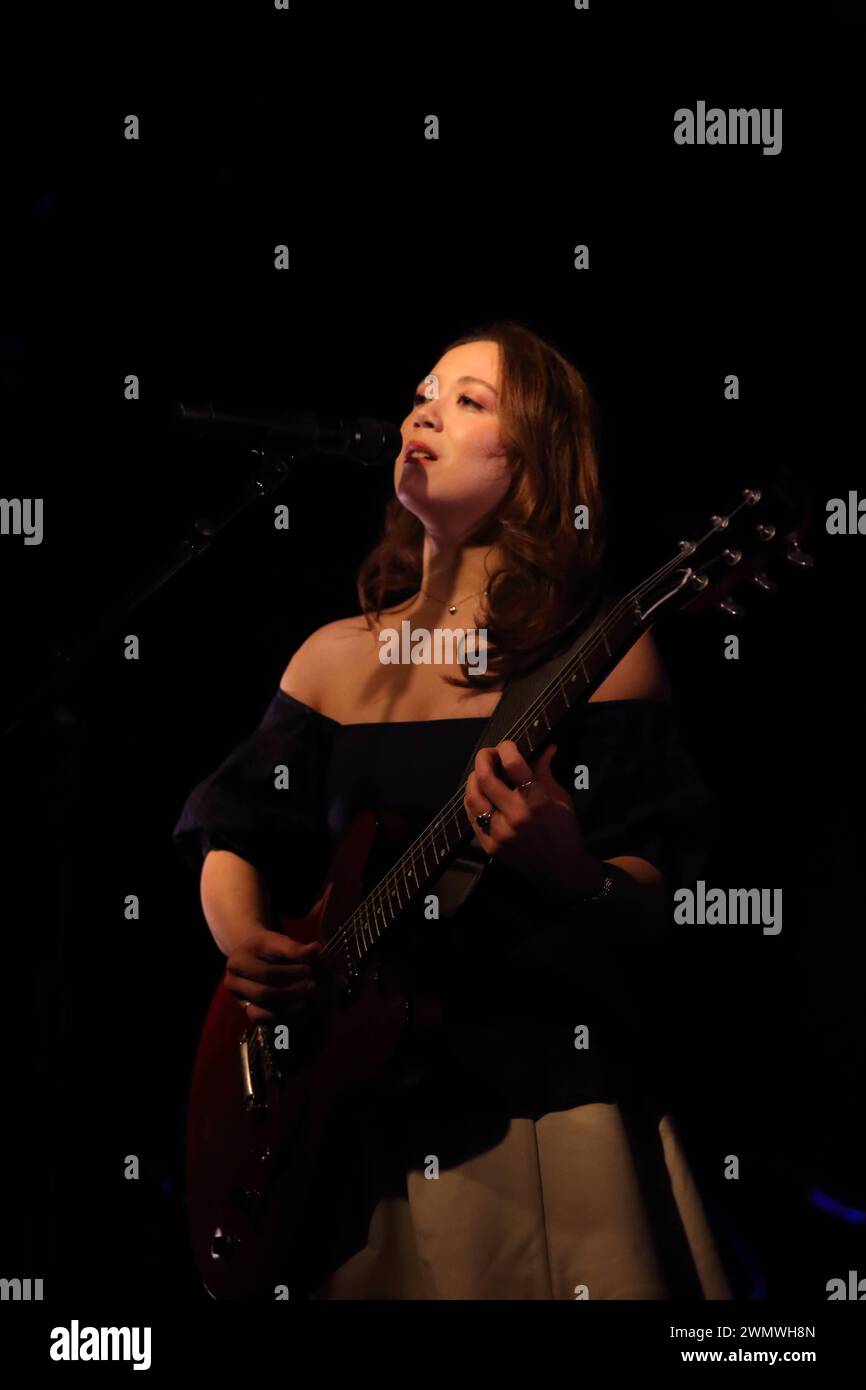 Laufey Lin Jonsdottir alias Laufey bei einem Konzert im Astra