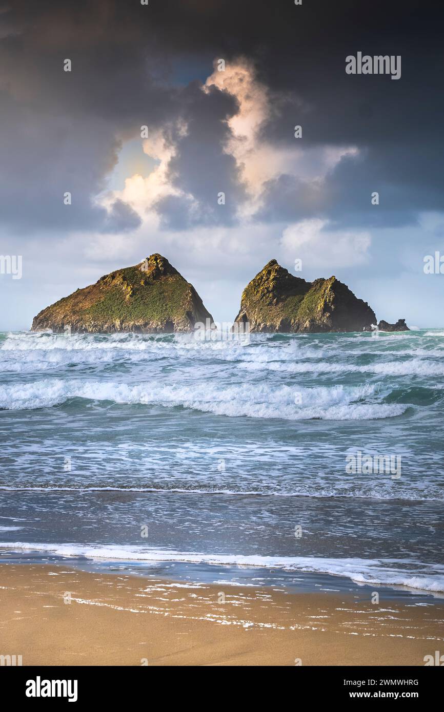 The iconic Carters Rocks Gull Rocks in Holywell Bay in Newquay in ...