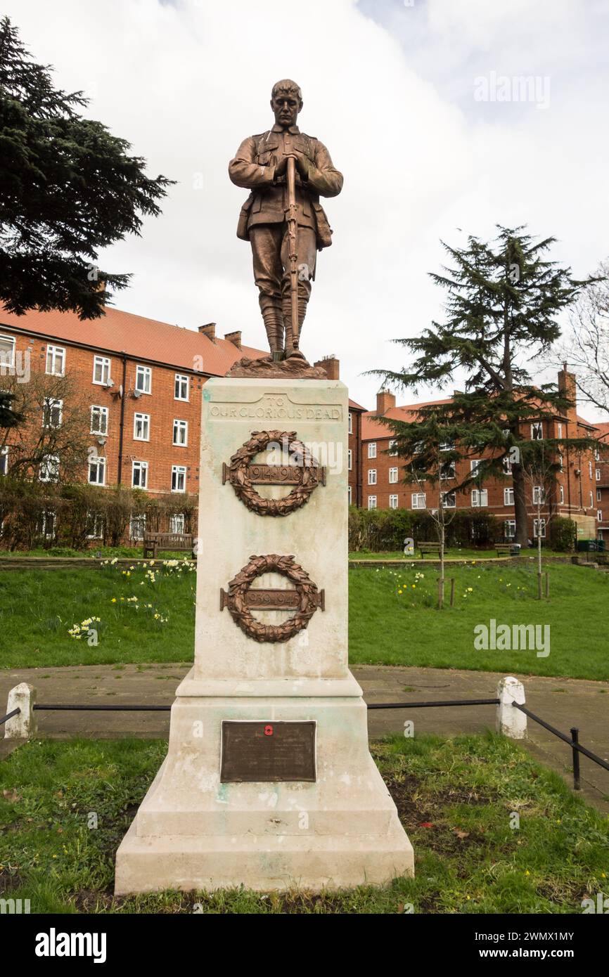 Albert Toft's Streatham War Memorial, Albert Carr Gardens, Streatham, London, SW16, England, U.K. Stock Photo