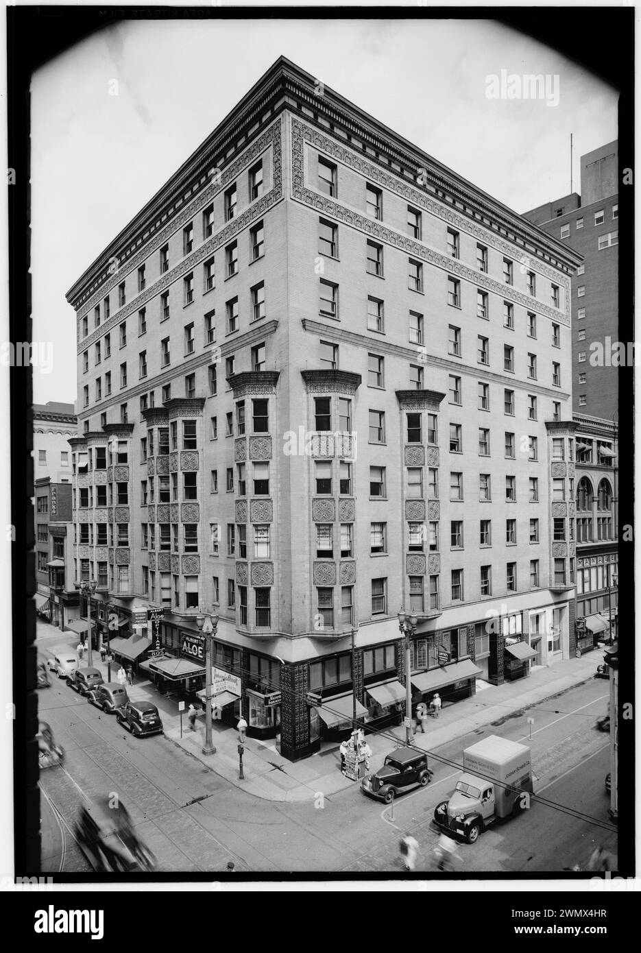 The Victoria Building (St. Nicholas Hotel) 407 North Eighth Street. (Northwest corner of Eighth and Locust Streets)Photograph 1940s  Designed by Louis Sullivan Stock Photo