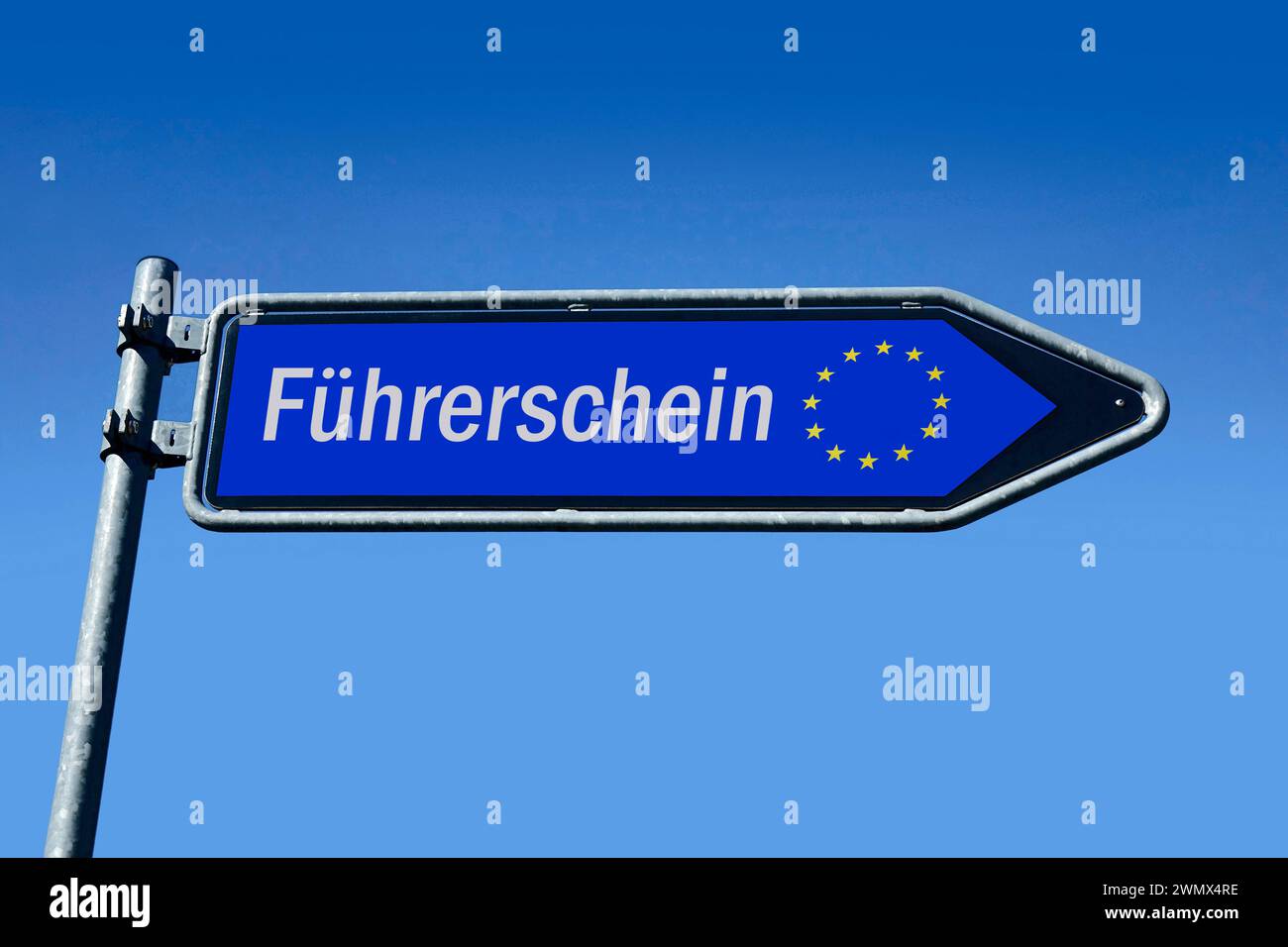 Wegweiser mit Führerschein und EU-Symbol Wegweiser mit Führerschein und ...