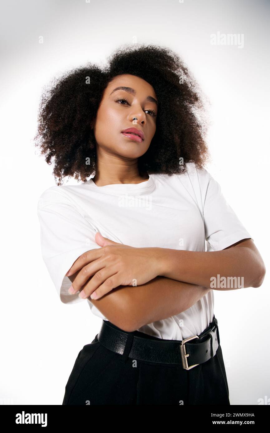 Curly hair black woman hi-res stock photography and images - Alamy