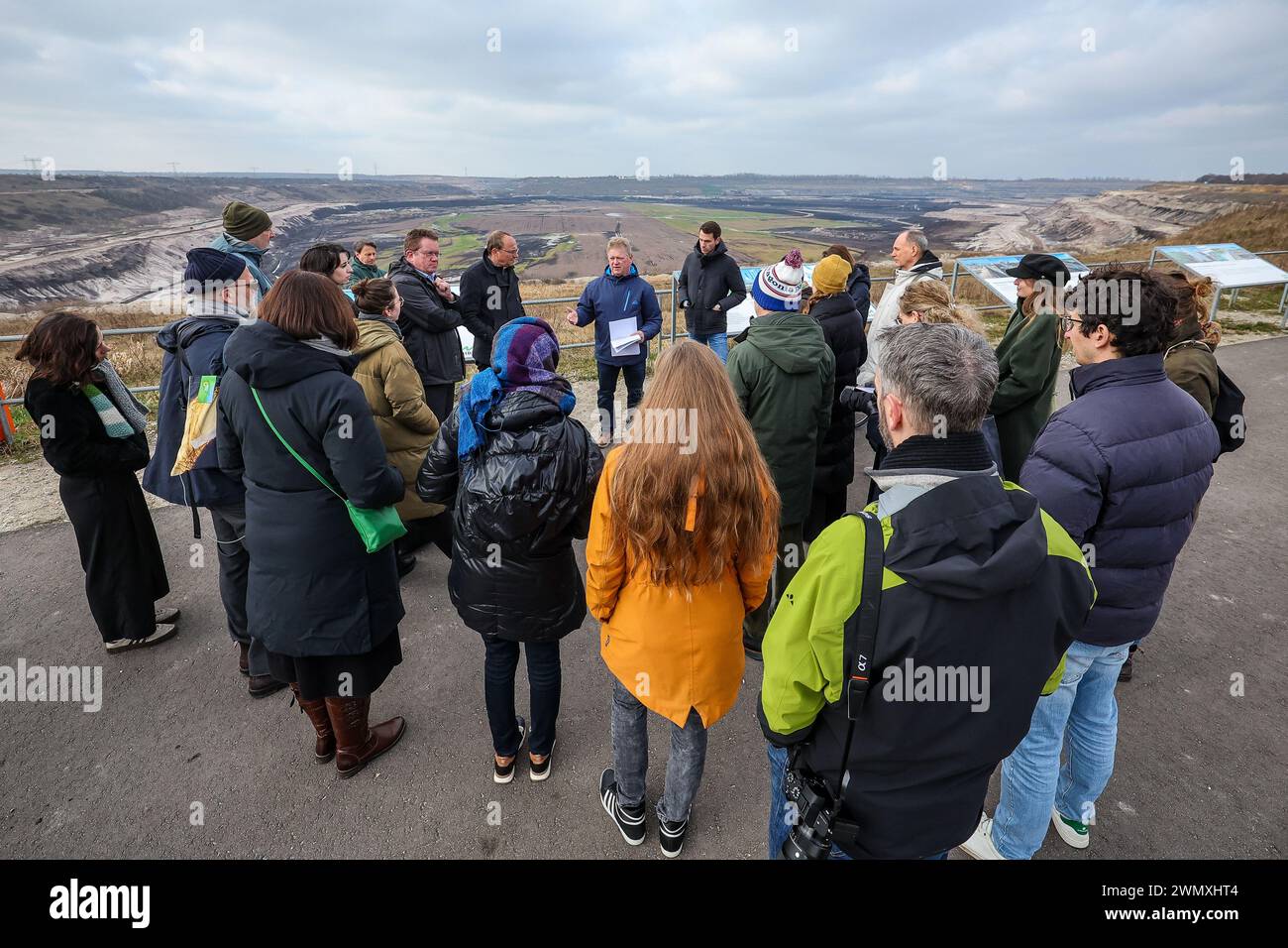 Excursion Representative Cast members included hi-res stock photography and images - Alamy