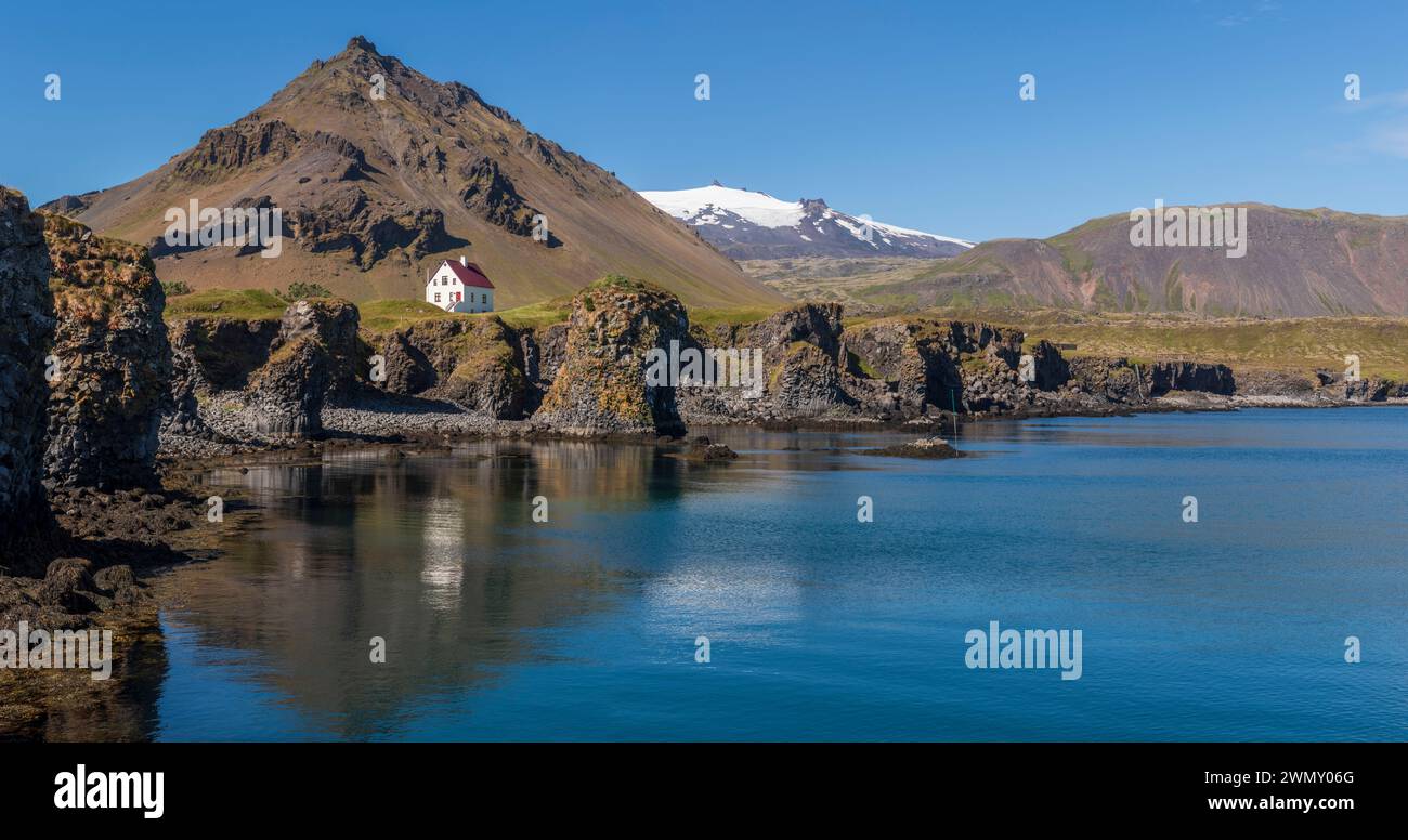 Iceland, Vesturland Region, Snaefellsnes Peninsula, Arnarstapi, in the ...
