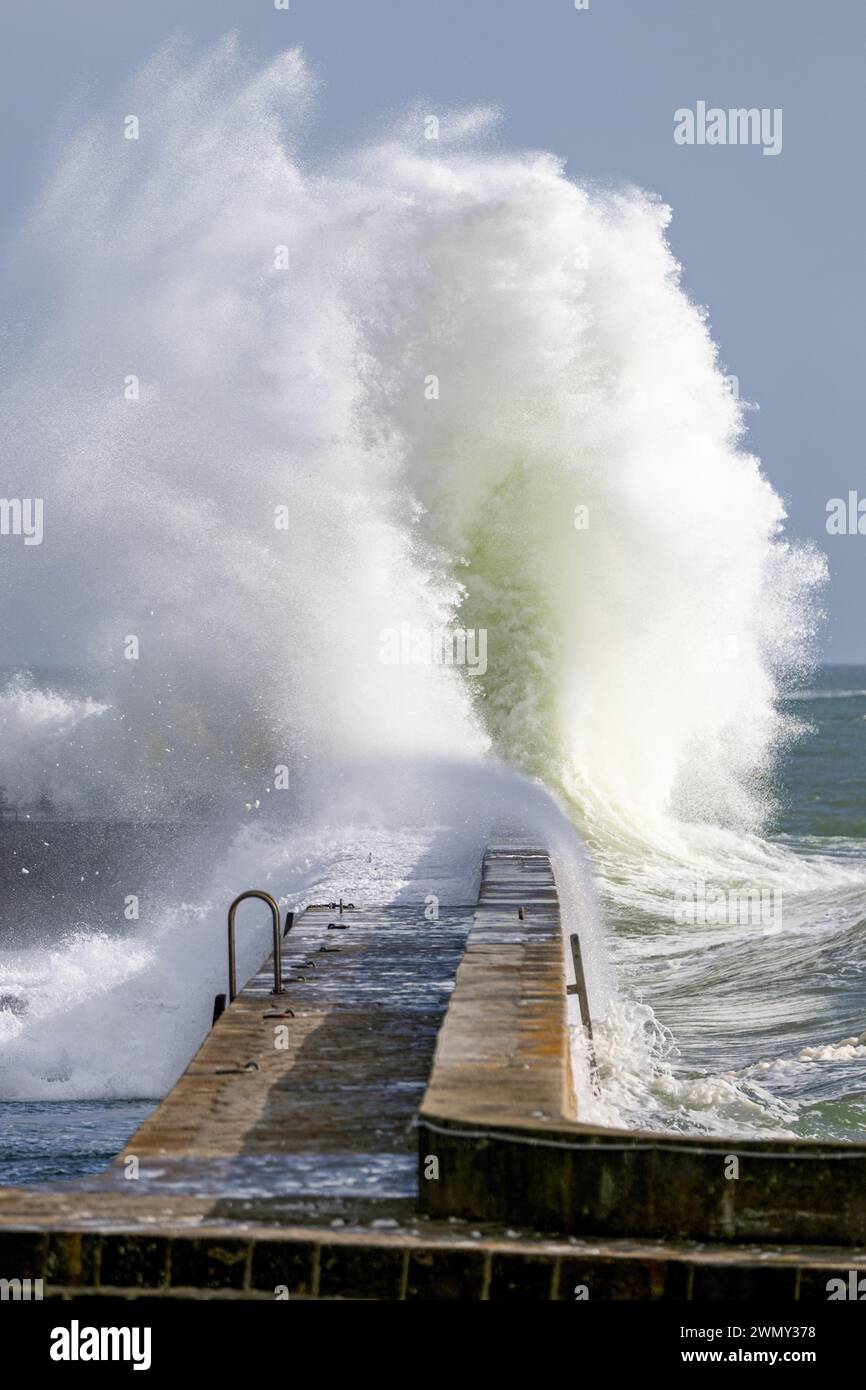 France, Morbihan, Ploemeur, Storm Karlotta during the high tides in Lomener Stock Photo
