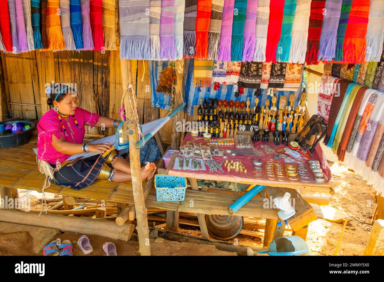 Thailand, Chiang Rai, village of the Kayan tribe, Giraffe or Padaung woman Stock Photo