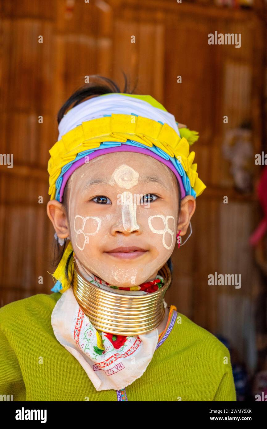 Thailand, Chiang Rai, village of the Kayan tribe, Giraffe or Padaung woman Stock Photo