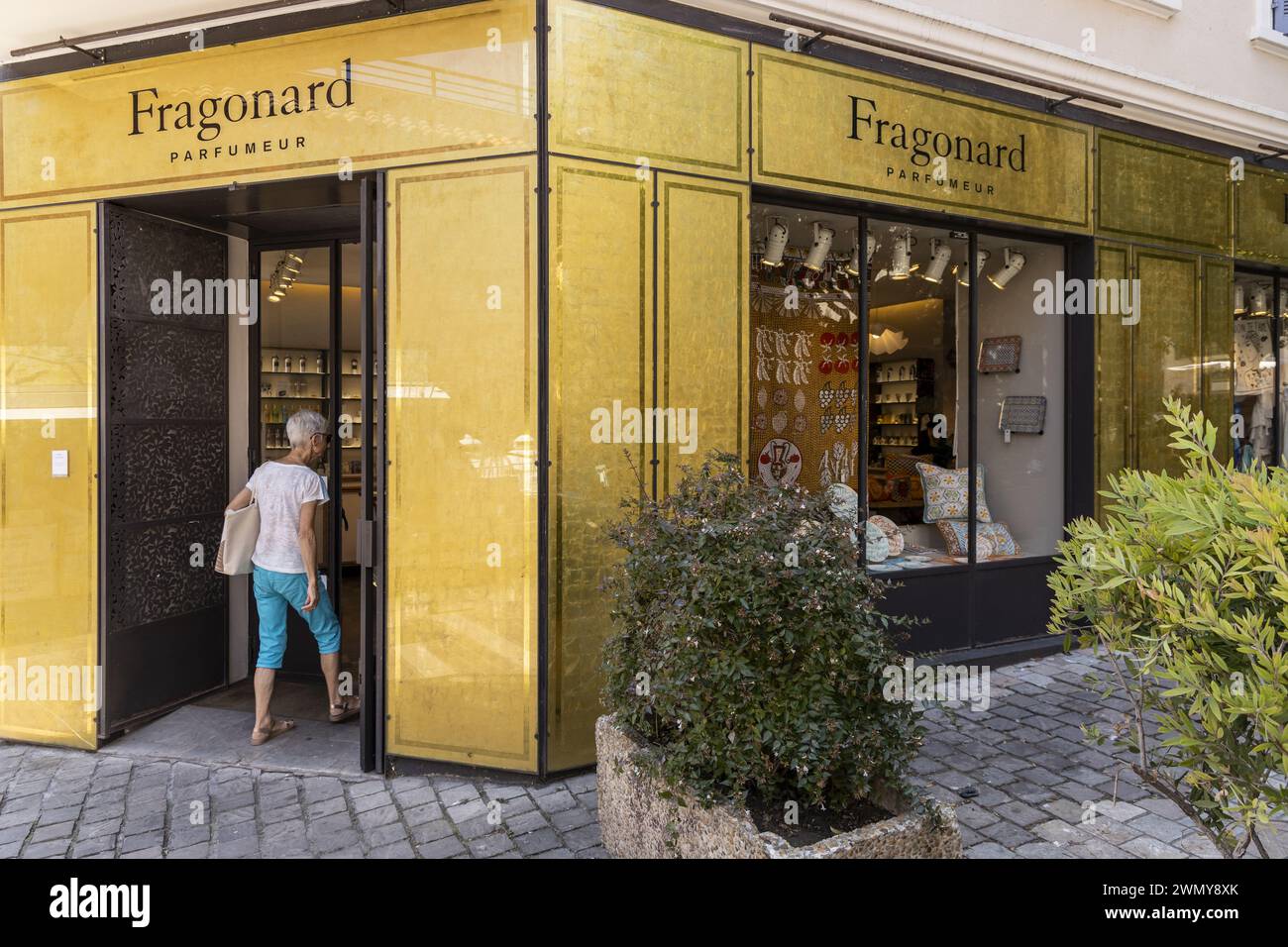 France, Alpes-Maritimes, Cannes, facade of the perfumer Fragonard’s store Stock Photo