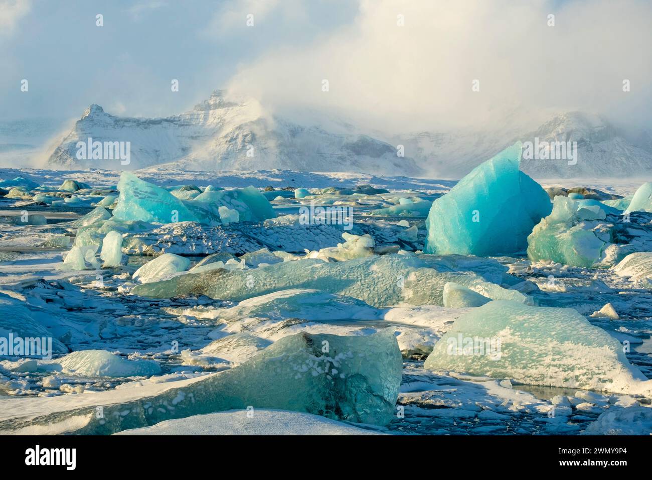 Iceland, South Coast, Vatnajokull National Park, Skaftafell, glacier and glacial lake of Jökulsárlón, icebergs Stock Photo