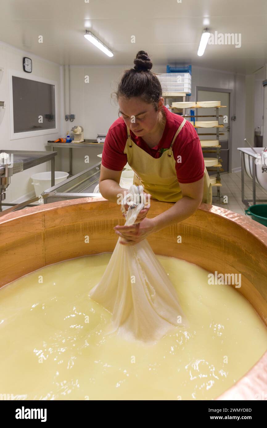 Woman laboratory vat hi-res stock photography and images - Alamy