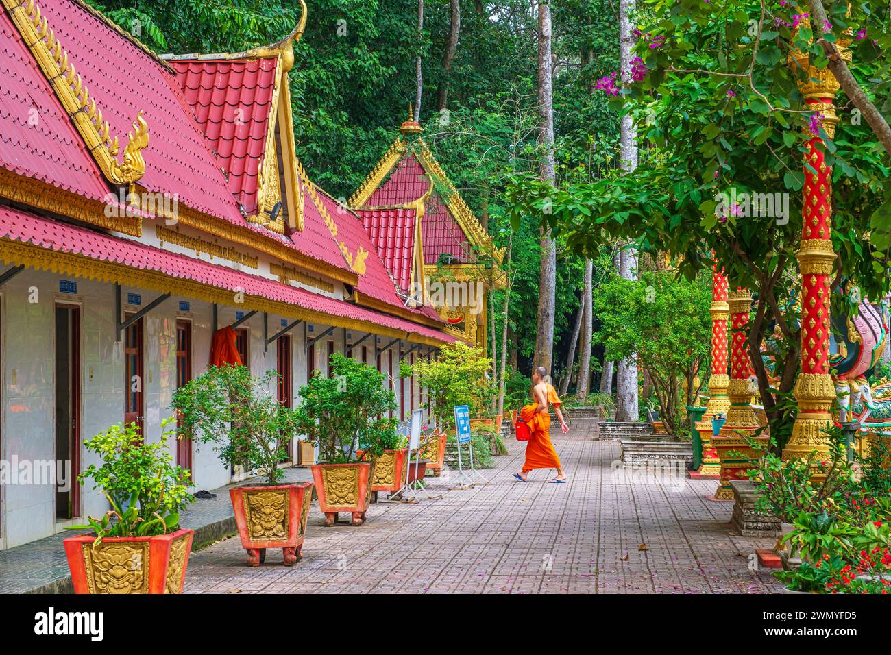 Vietnam, Mekong Delta, surroundings of Tra Vinh, the Khmer Ang pagoda ...