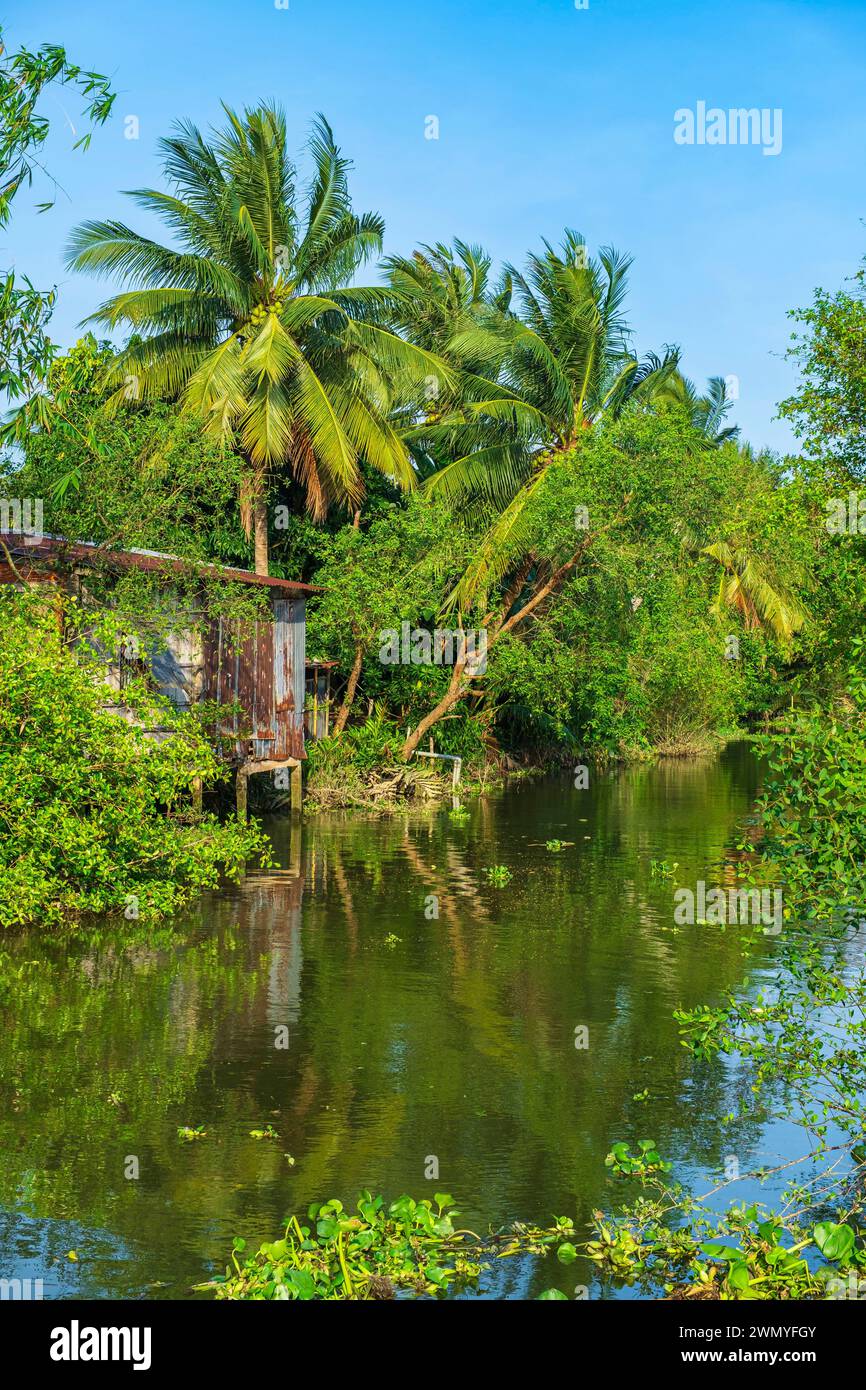 Vietnam, Mekong Delta, Cai Be, many canals crisscross the countryside Stock Photo