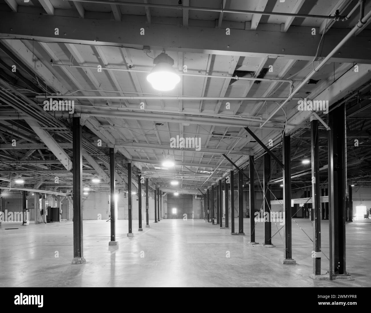 Industrial area vintage building Warehouse INTERIOR CENTRAL BAY