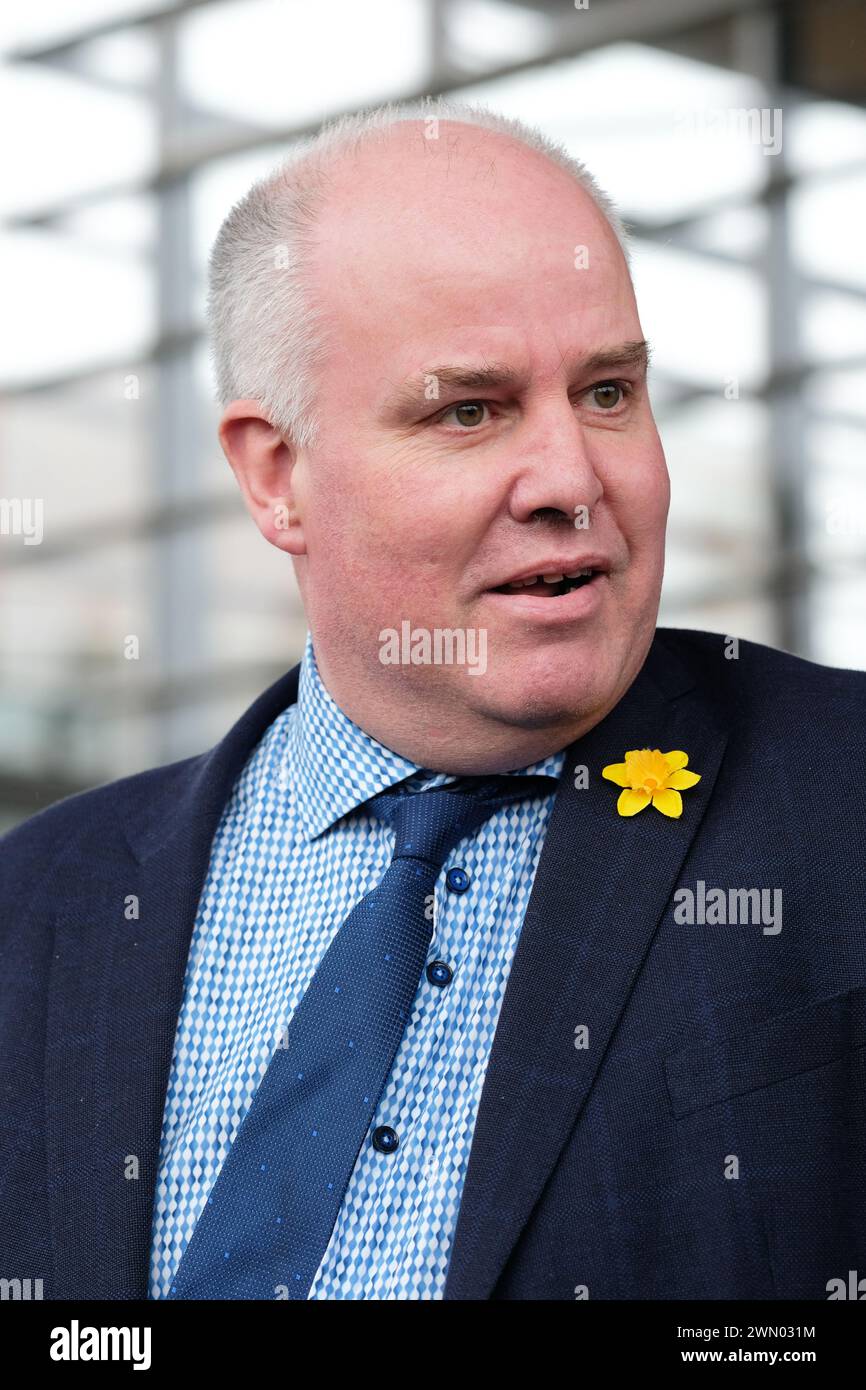 Cardiff, Wales, UK – Wednesday 28th February 2024 – Andrew RT Davies MS Welsh Conservative member for South Wales Central meets the farmers protest outside the Senedd  - the Welsh farmers are protesting against the Welsh government’s proposed Sustainable Farming Scheme ( SFS ).  Photo Steven May / Alamy Live News Stock Photo