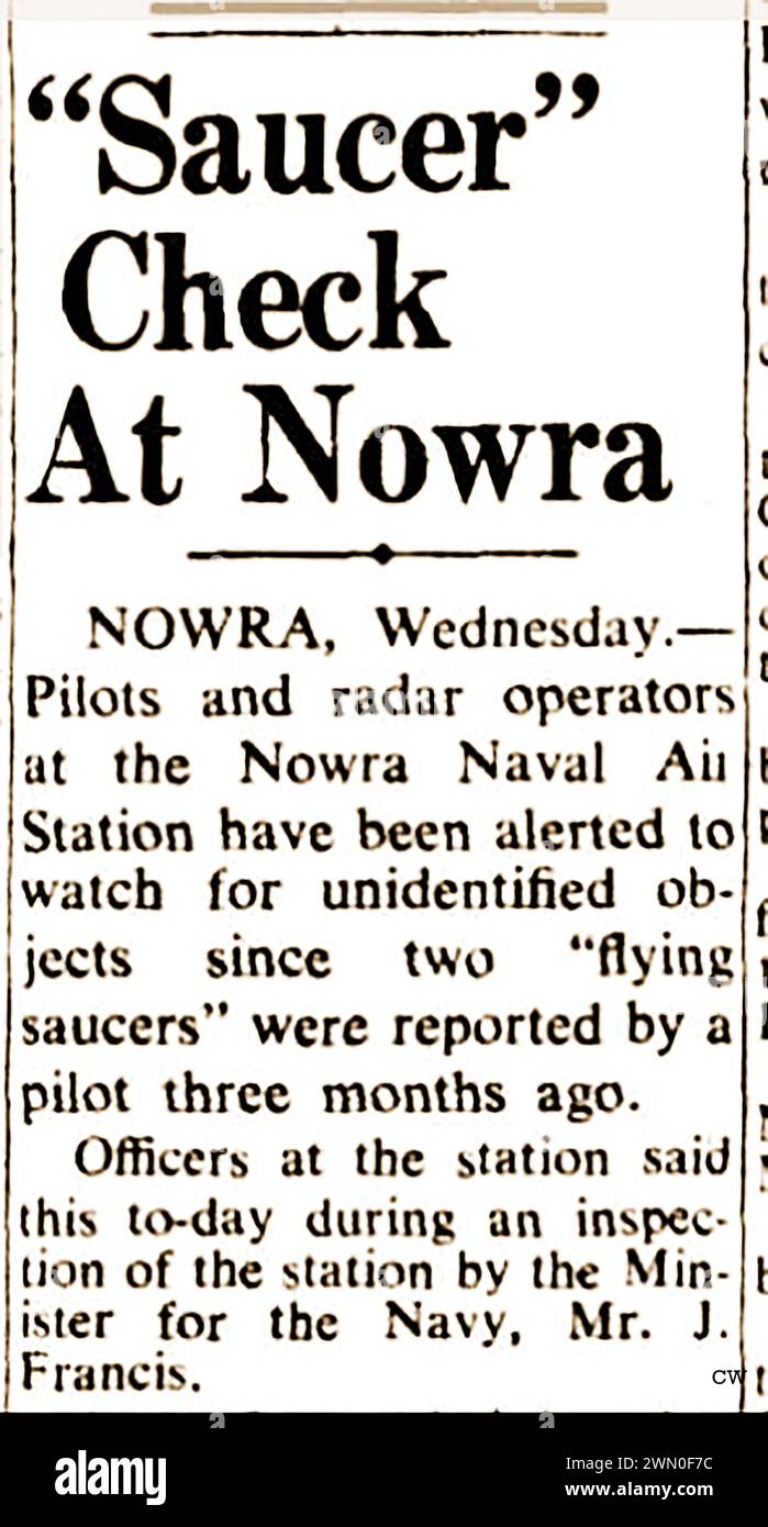 Australian press cutting December 1954- Pilots and radio operators track UFOs at Nowra Stock Photo