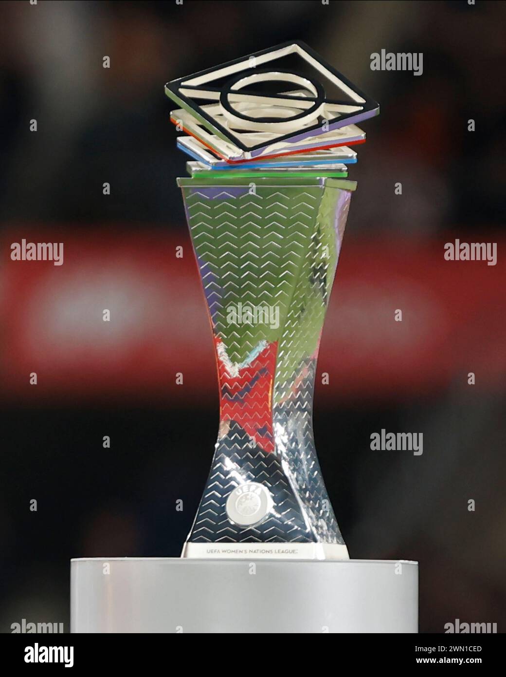 Uefa women's nations league trophy hi-res stock photography and images ...