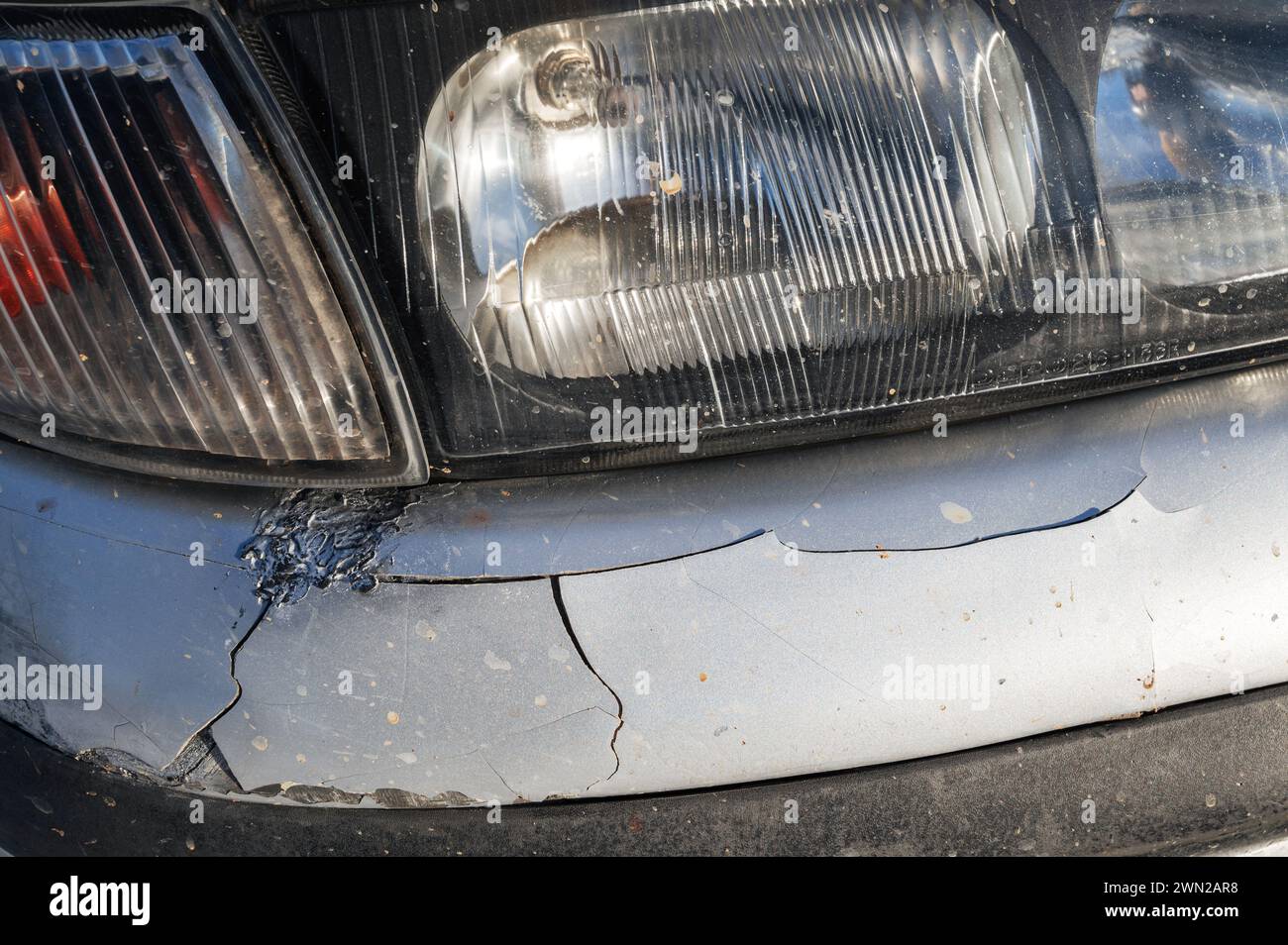 Car bumper damaged hi-res stock photography and images - Alamy