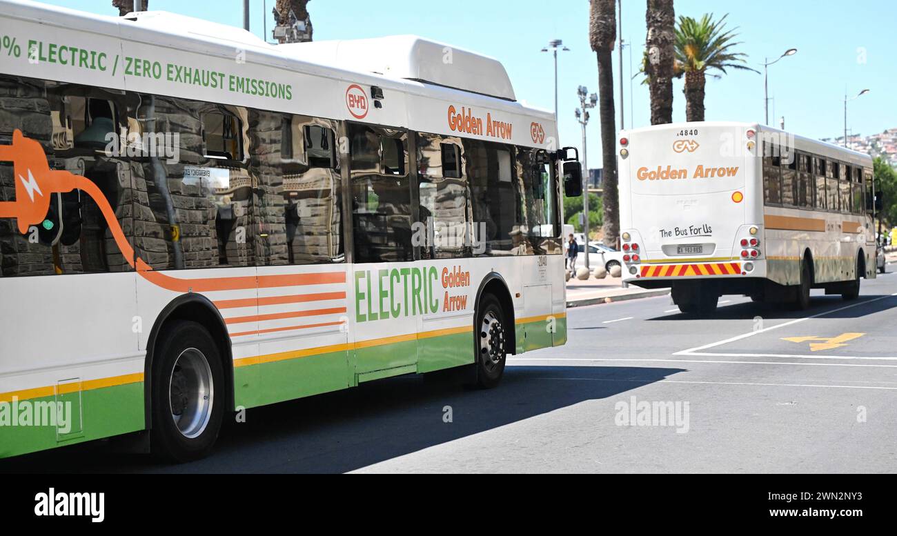 Golden arrow bus hi-res stock photography and images - Alamy