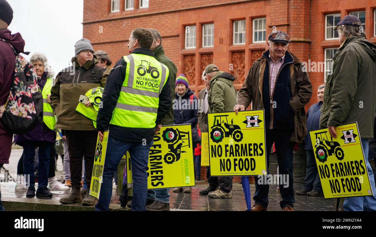 Welsh Farmers protesting at the Senedd, Cardiff Stock Photo